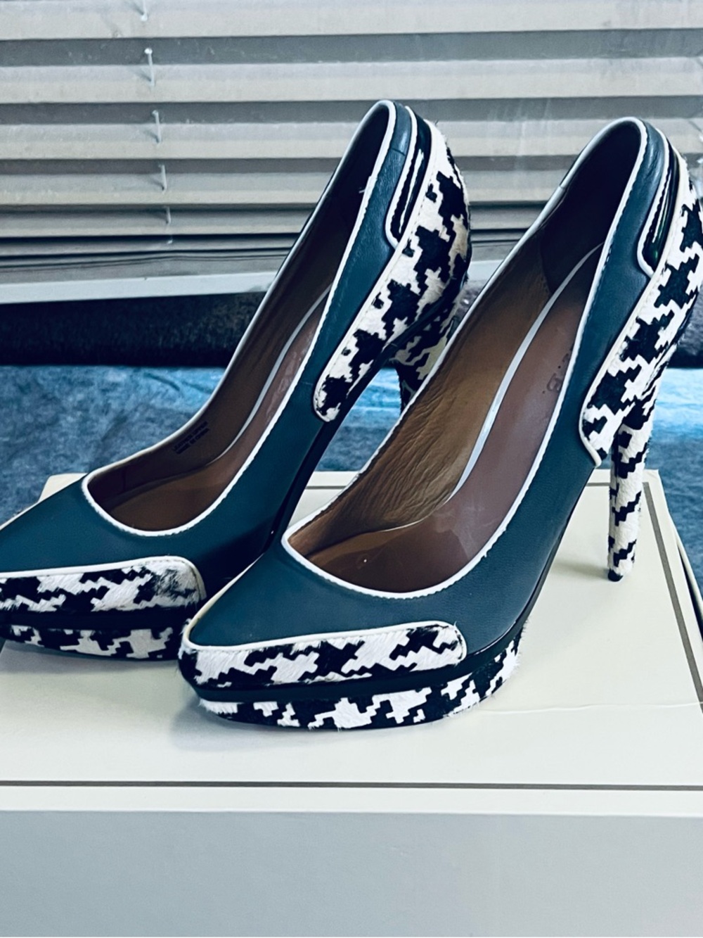 Women's Black and White Houndstooth Platform Pumps - Picture 6 of 12